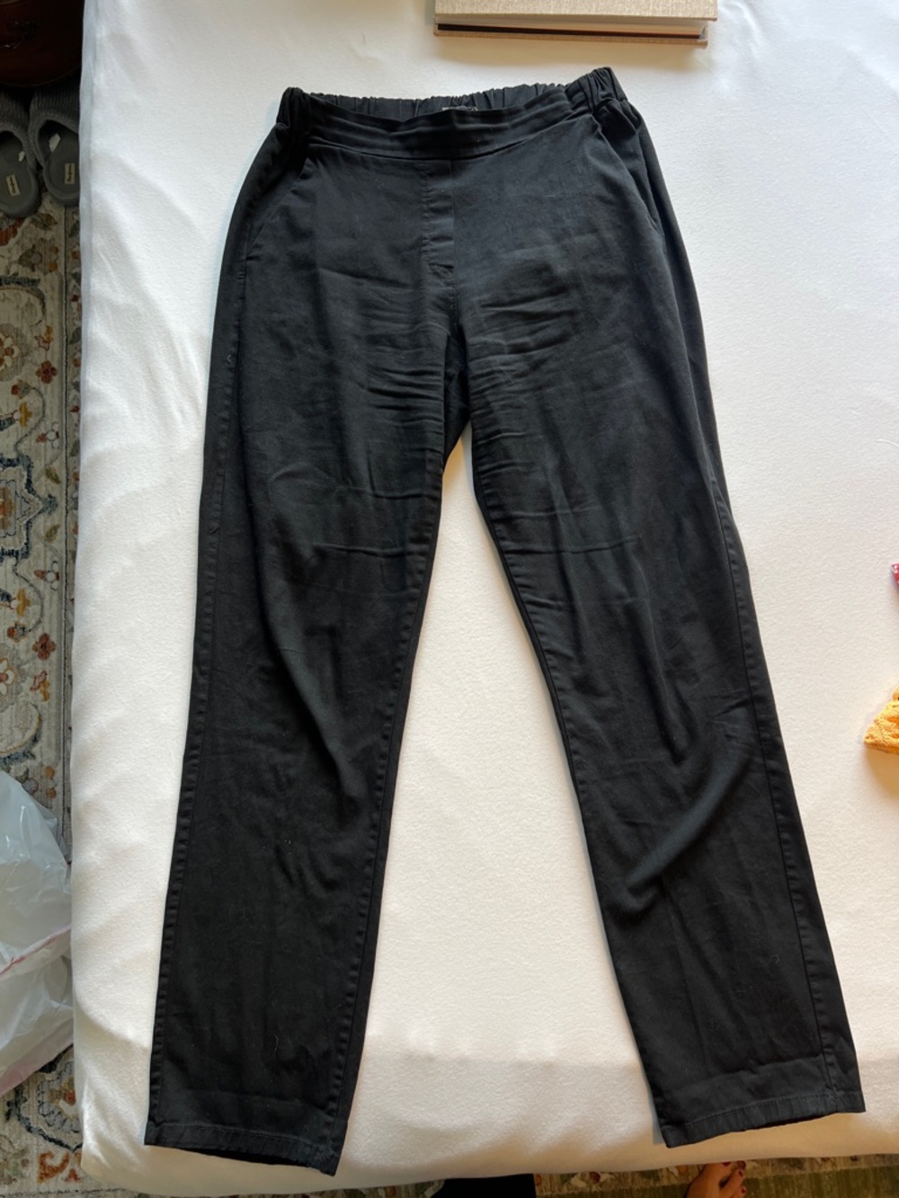 Women’s Black Cropped Pull-On Pants